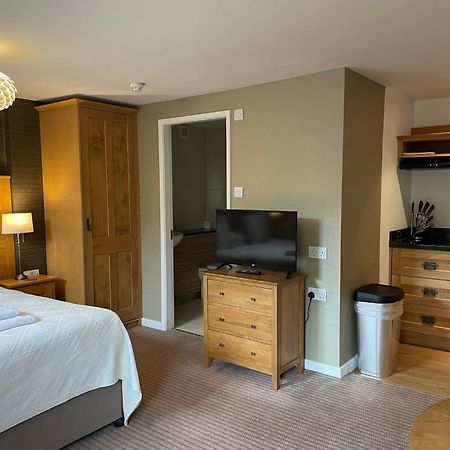 Yewfield Self Catering Apartments 호크셰드 외부 사진