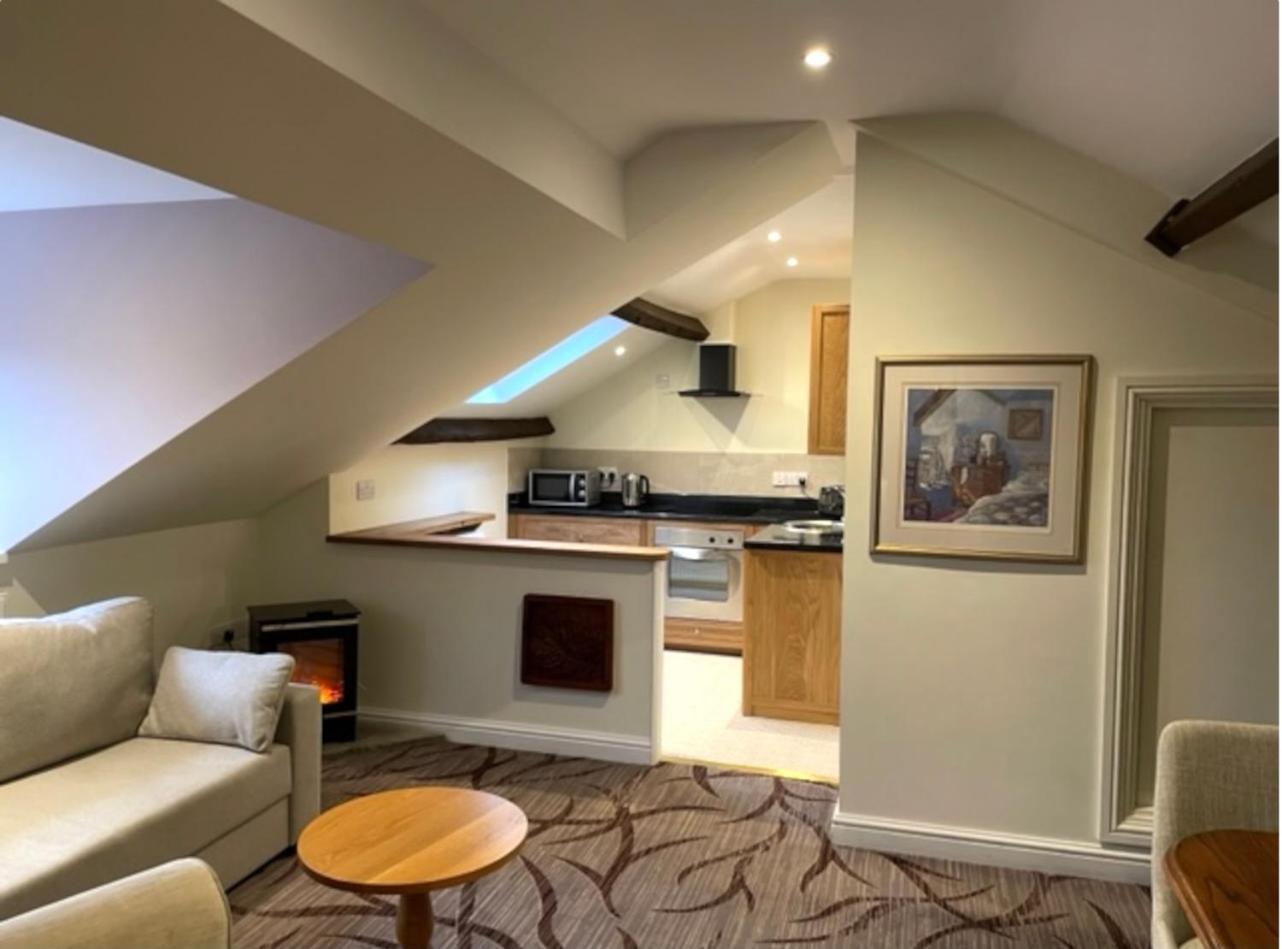Yewfield Self Catering Apartments 호크셰드 외부 사진